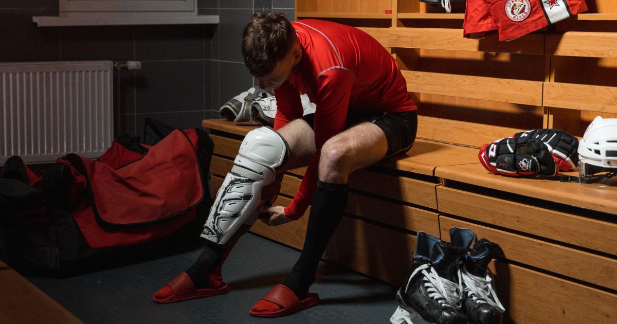 jak-odstranit-zapach-z-hokejove-vystroje (2)